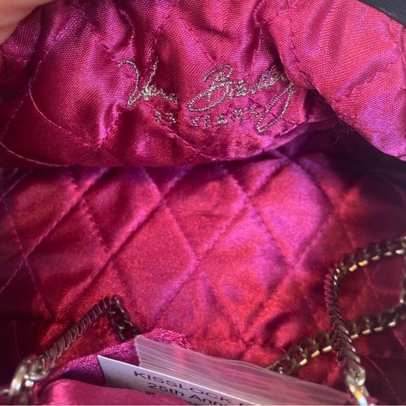 Vera Bradley NWT embroidered 💋 
lock clutch - Picture 5 of 5